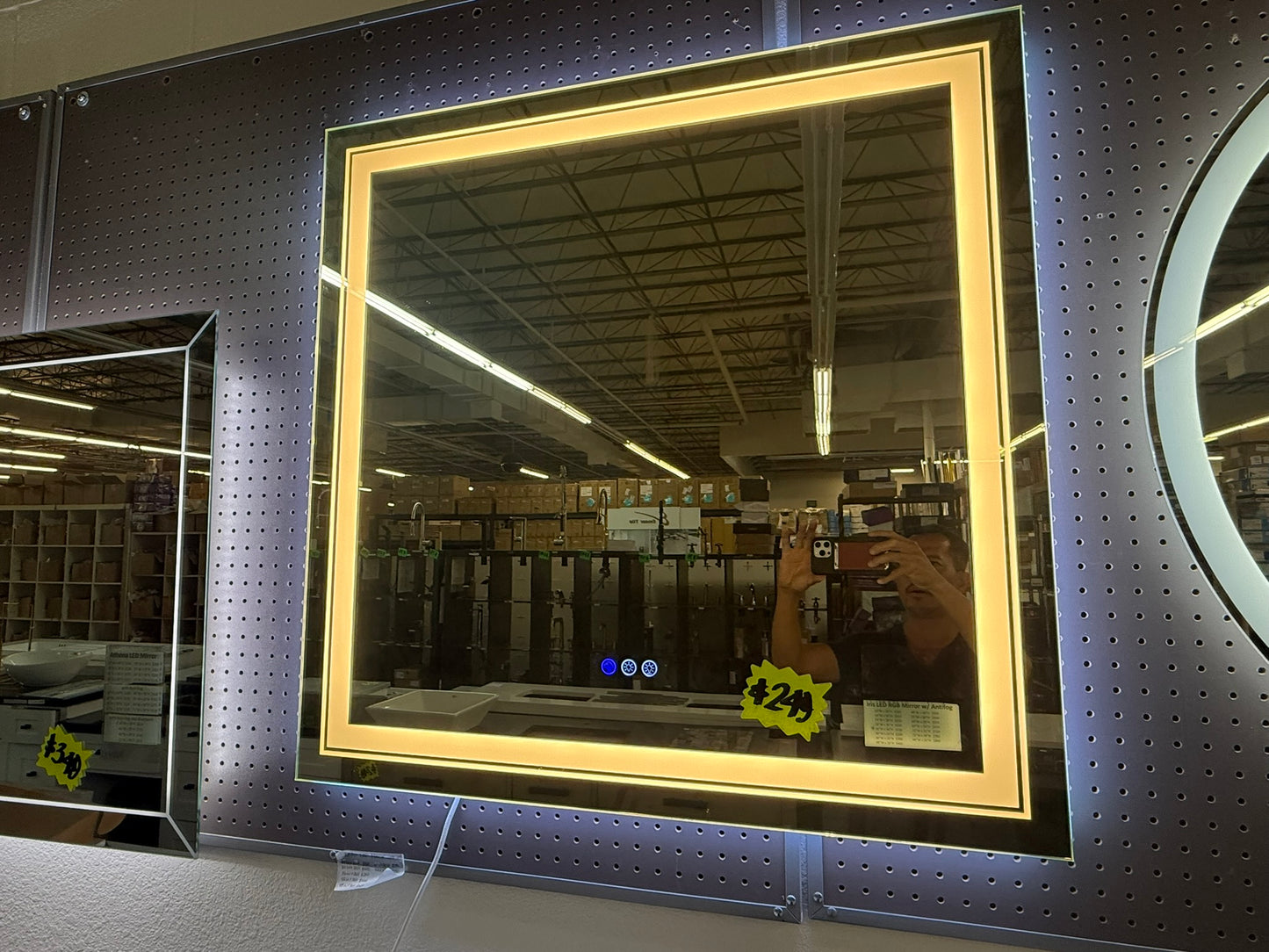 [CLEARANCE] 36" x 36" Iris LED Mirror with RGB Backlight and Anti-Fog Technology