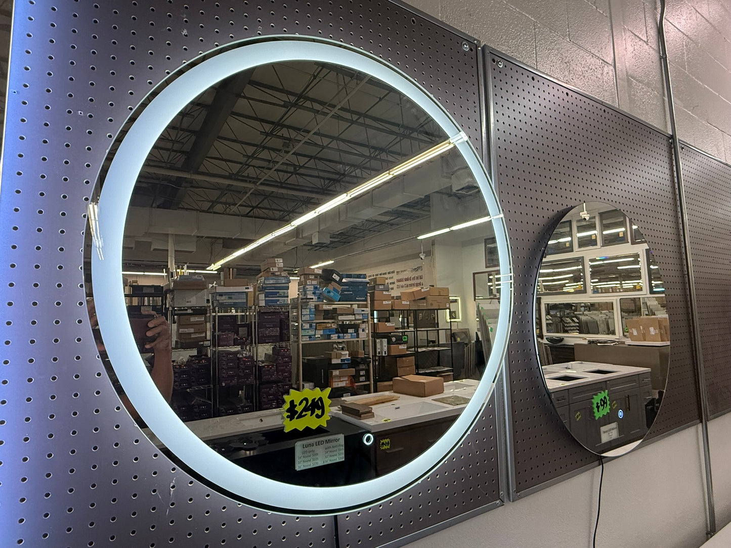 [CLEARANCE] 36" Luna Round LED Mirror with Touch Sensor and Soft White Backlight