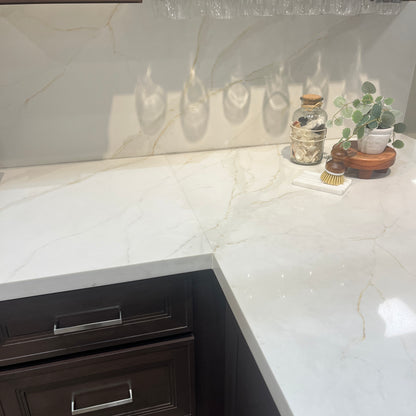 Calacatta Luxe Quartz Slab