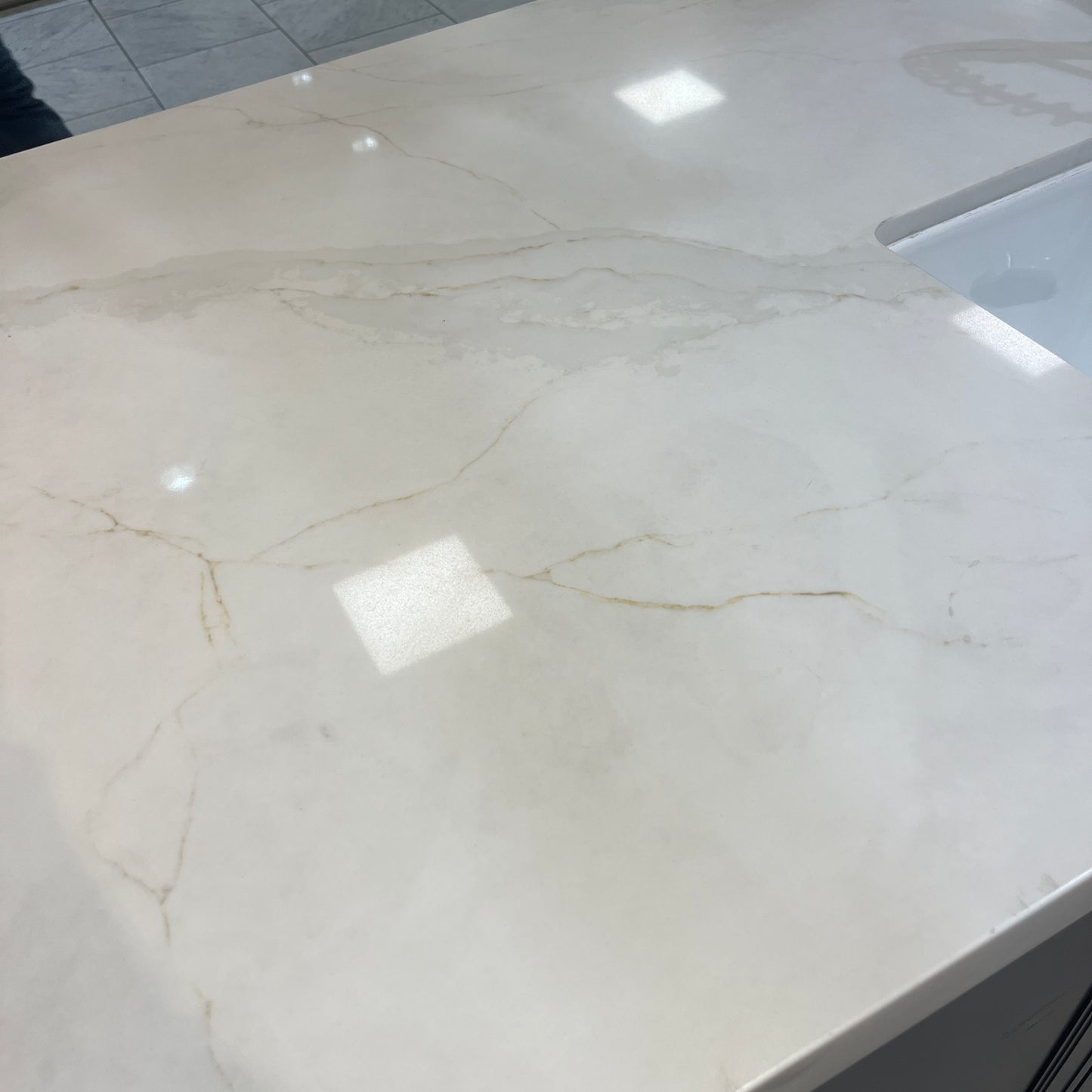 Calacatta Luxe Quartz Slab
