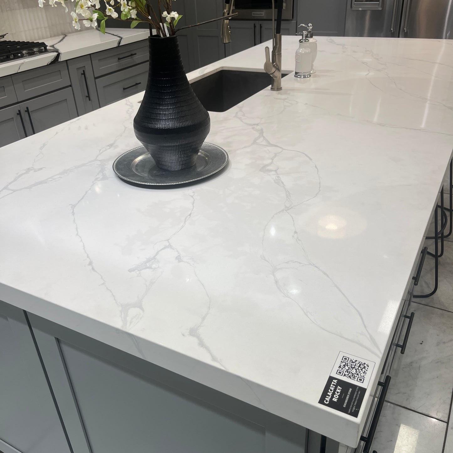 Calacatta Rocky Quartz Slab