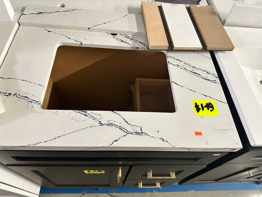 [CLEARANCE] 36" Calacatta North Quartz Single Vanity Top