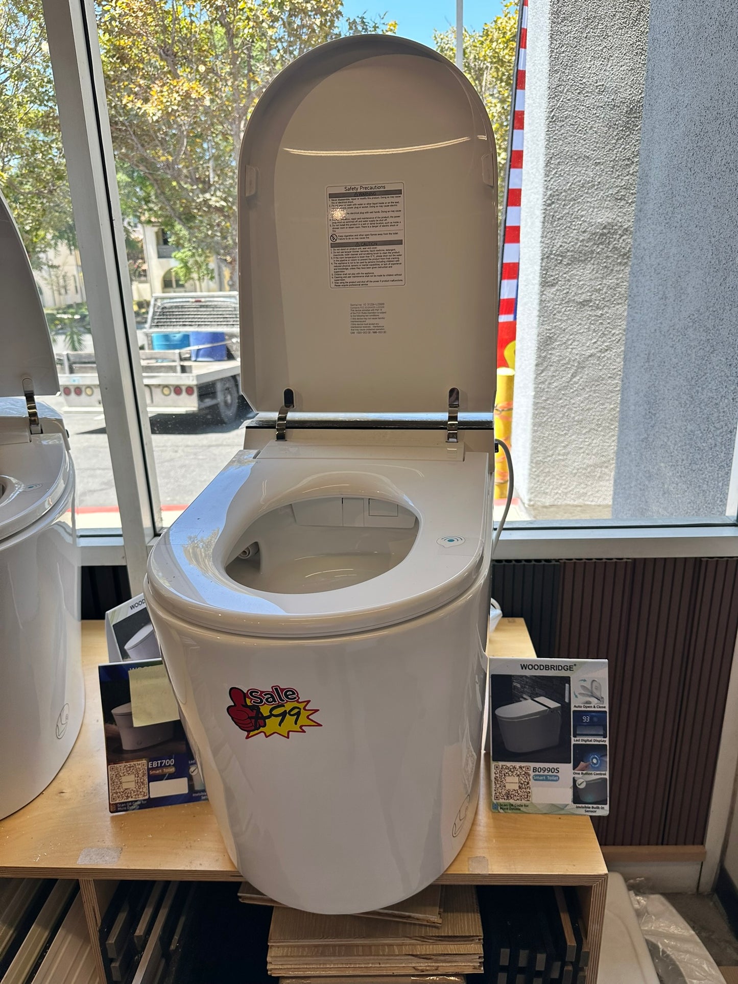 [CLEARANCE] Woodbrige White One Piece Elongated Smart Toilet Bidet with Built In Sensor $799 each