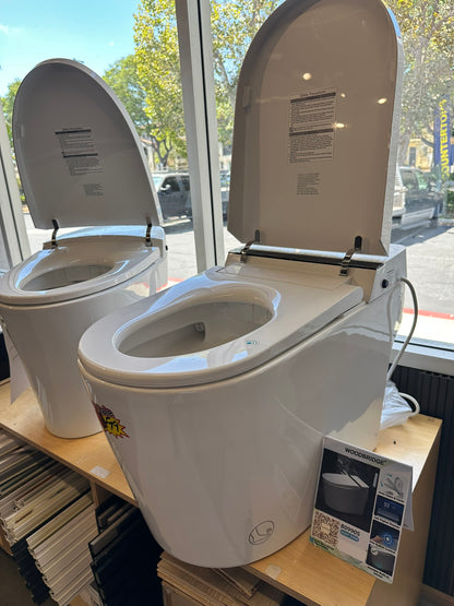 [CLEARANCE] Woodbrige White One Piece Elongated Smart Toilet Bidet with Built In Sensor $799 each
