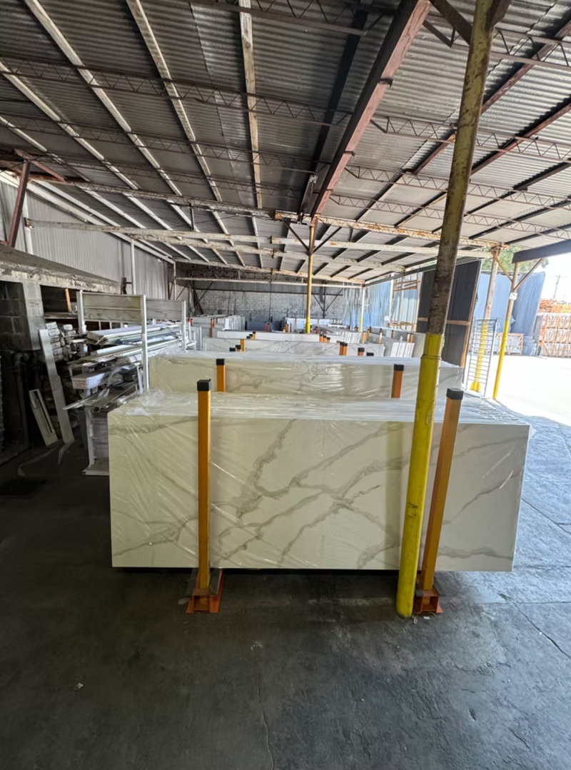 [CLEARANCE] Golden Mirage Quartz Slab