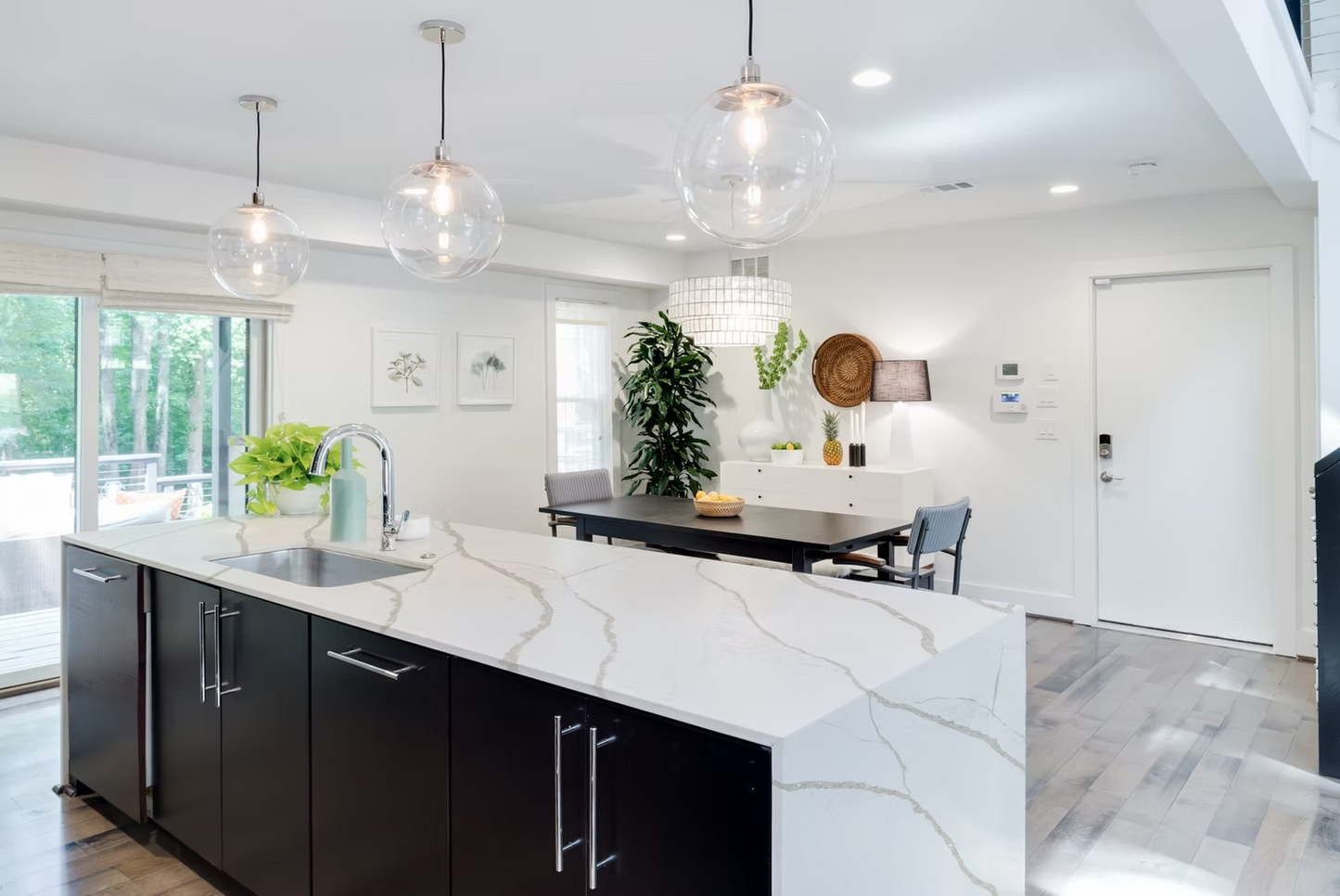 Calacatta Sierra Quartz Slab
