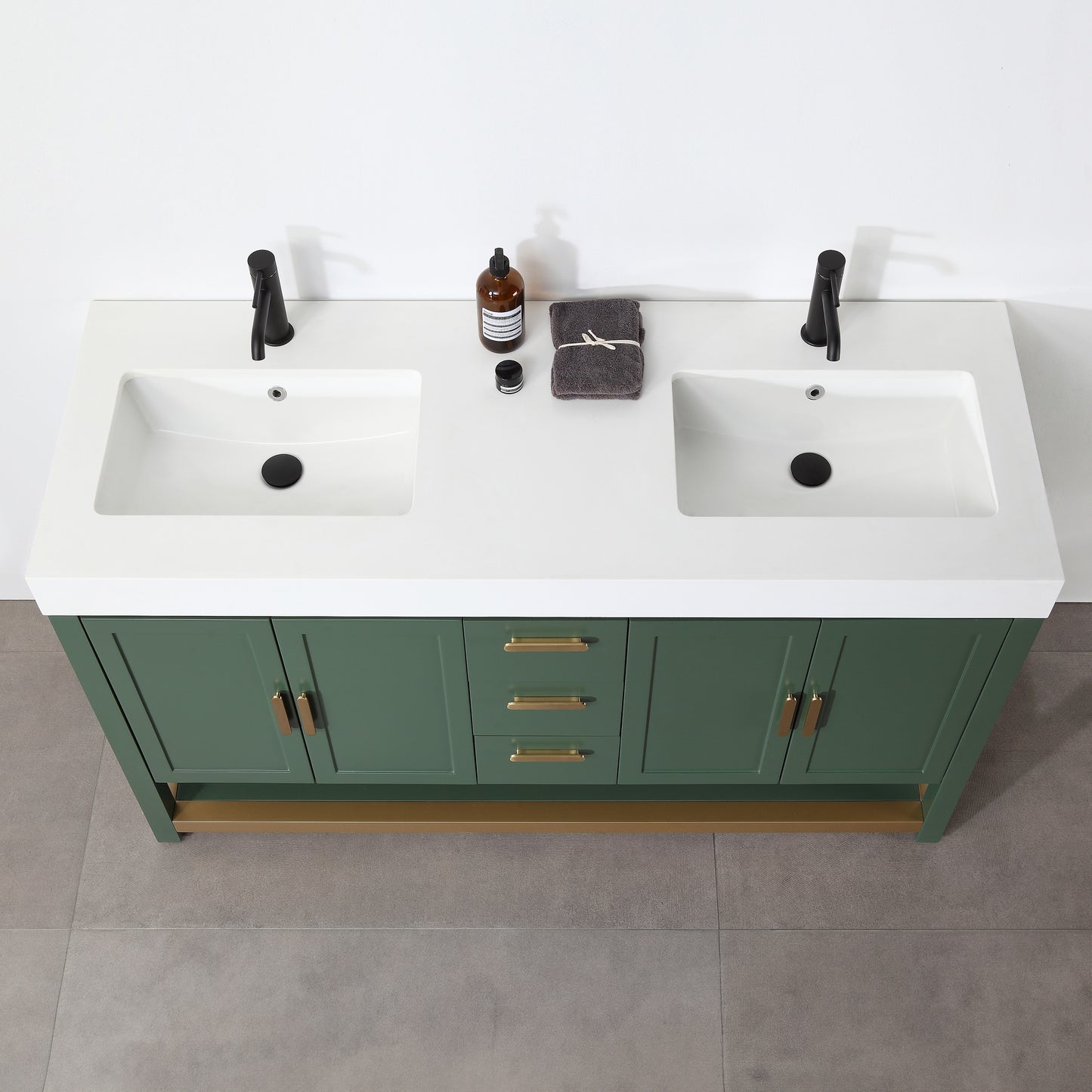 Winchester 60" Freestanding Bathroom Vanity with Quartz Top and Ceramic Undermount Sinks