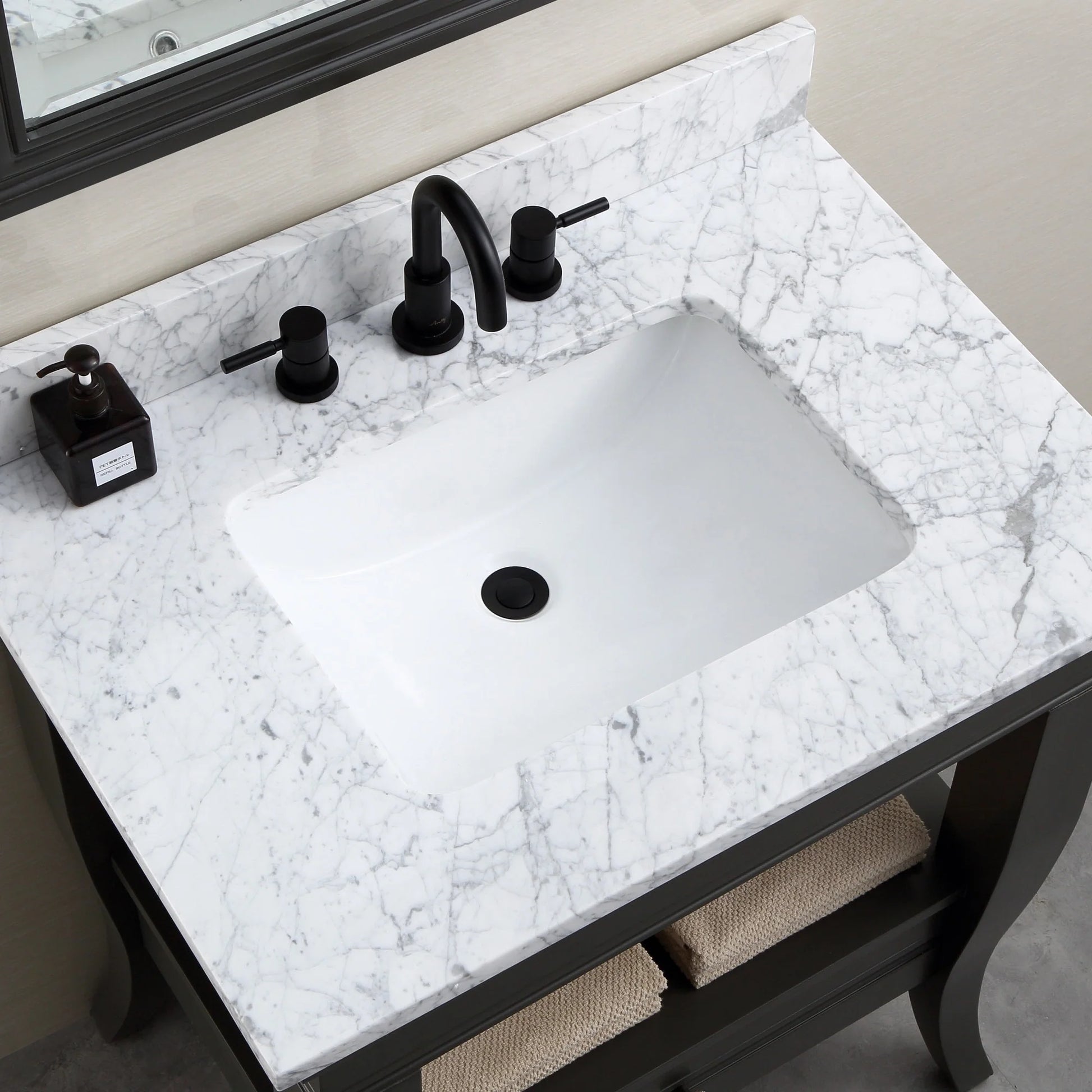 Baek undermount bathroom sink in vitreous china, rectangular