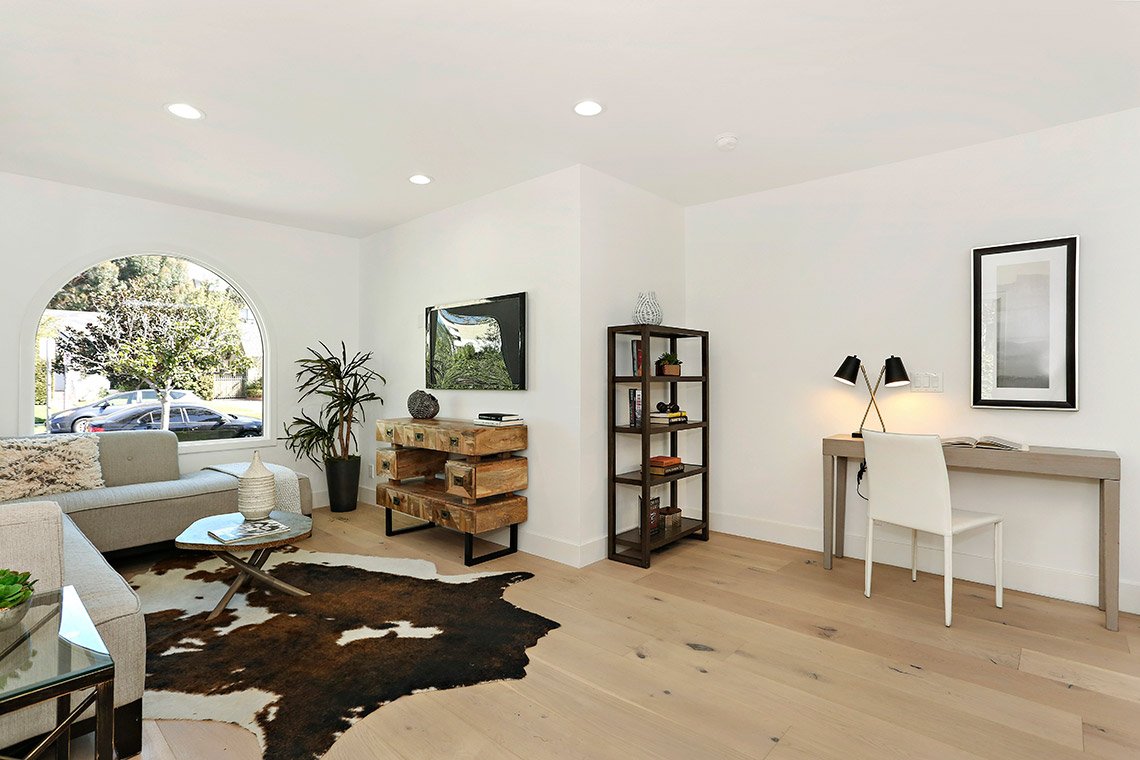 Elegant Sahara Oak Engineered Wood Flooring