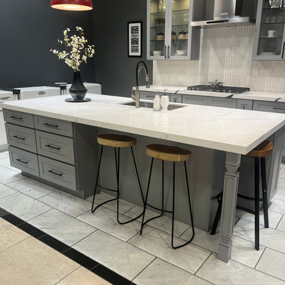Additional view 9 of the Calacatta Dream engineered quartz slab