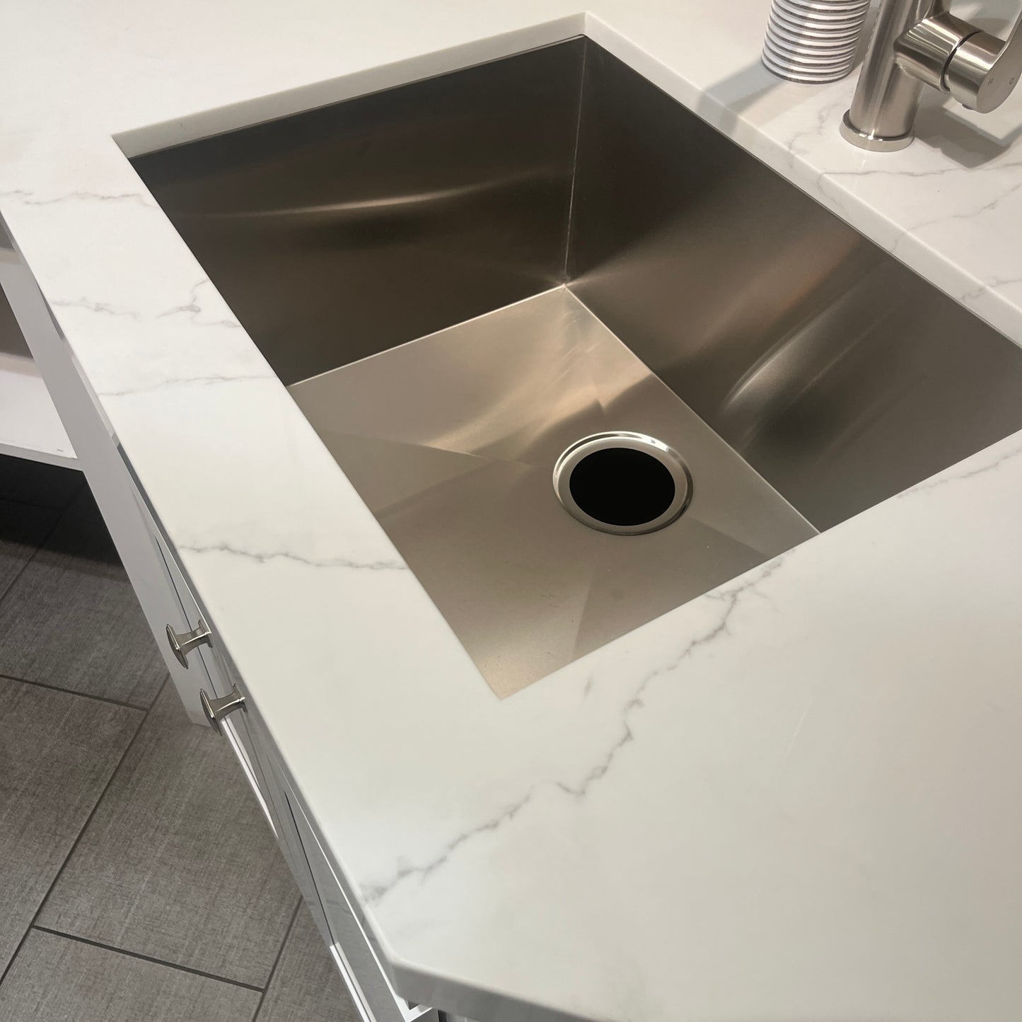 Additional view 12 of the Calacatta Dream engineered quartz slab