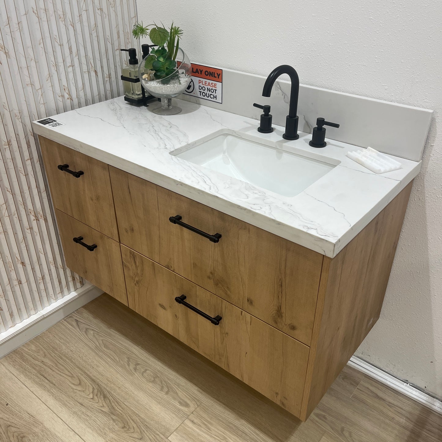 BCS-Calacatta Elegant Quartz Slab