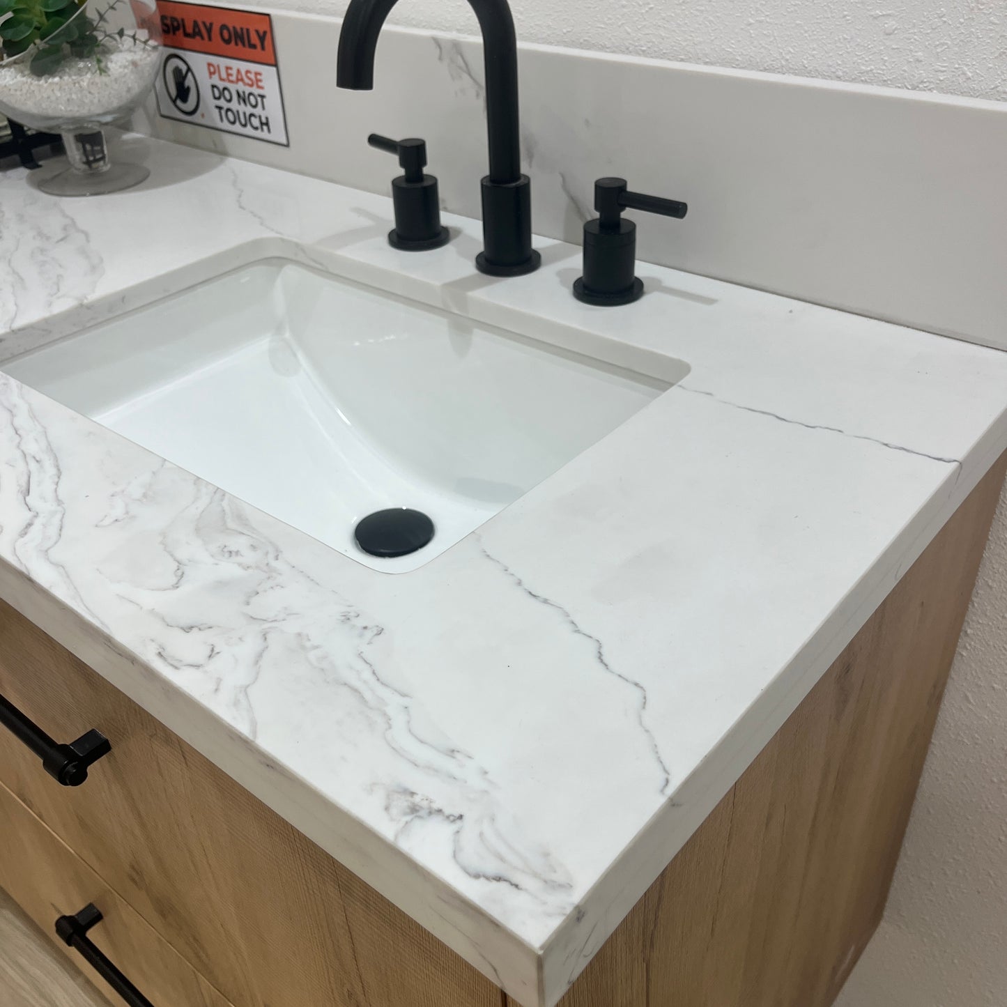 BCS-Calacatta Elegant Quartz Slab