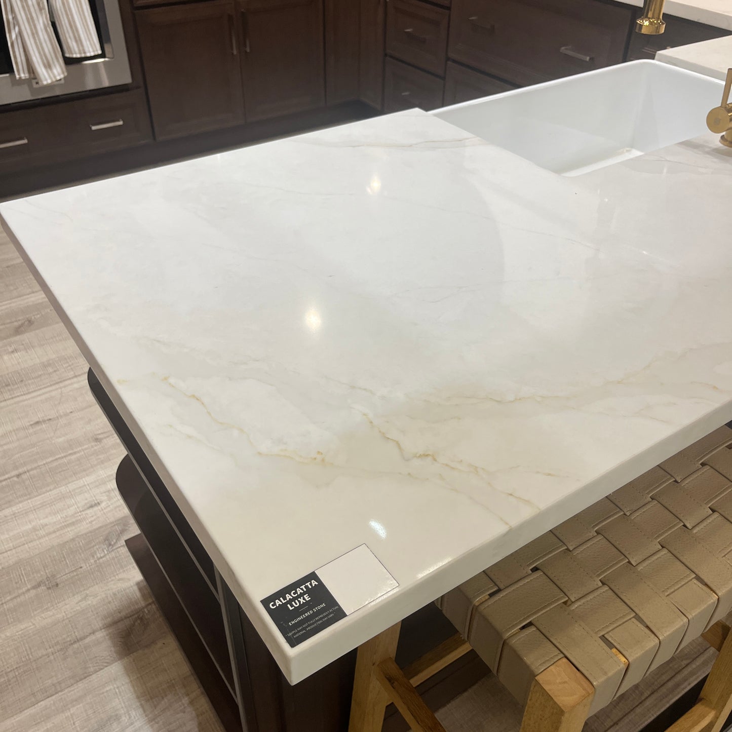 BCS-Calacatta Luxe Quartz Slab