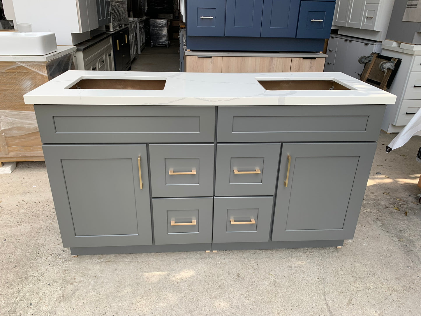 T-Dark Grey Shaker