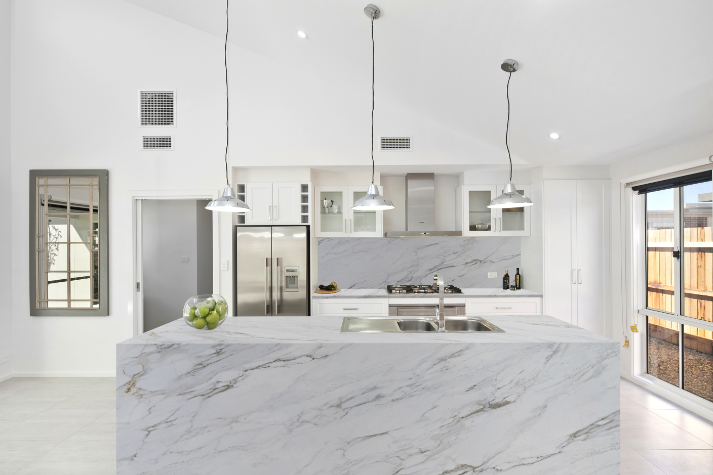 ES-Calacatas Venata Printed Surface Quartz Slab