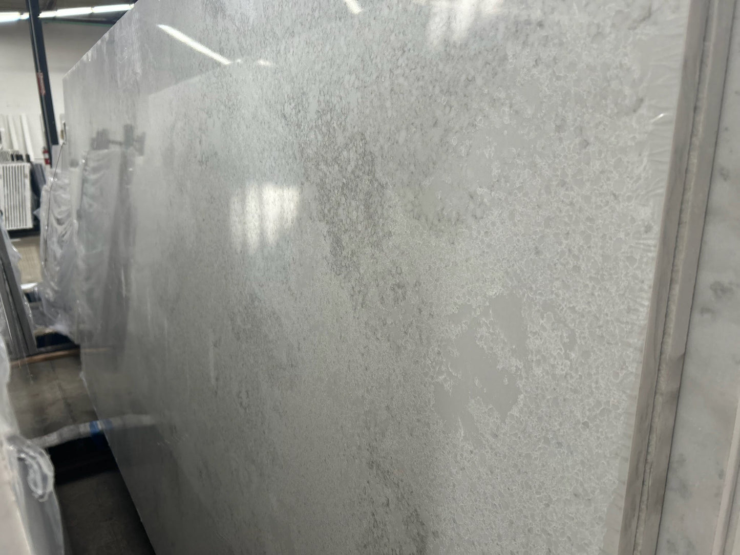 ES-Luna Bianca Quartz Slab