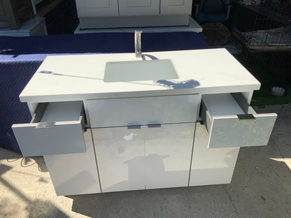 L-Gloss White European