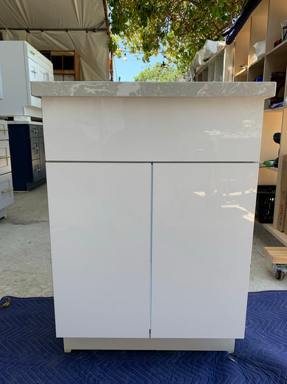 L-Gloss White European