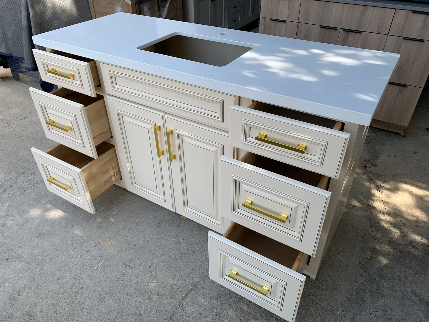 L-Ivory White Raised Panel