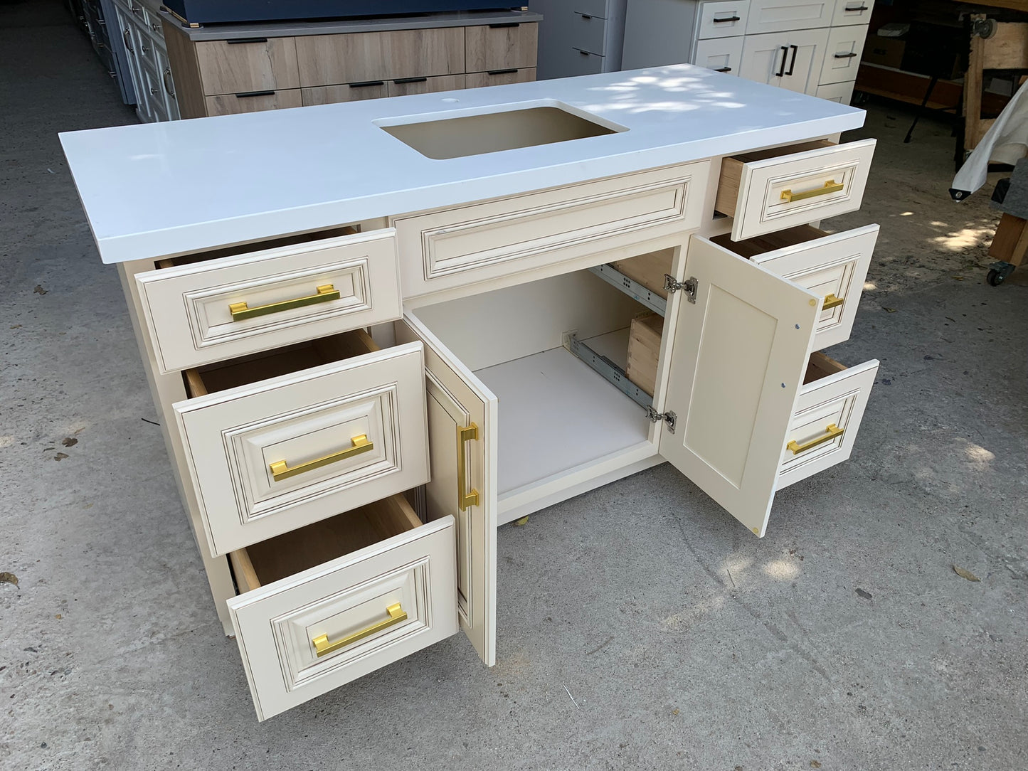 L-Ivory White Raised Panel