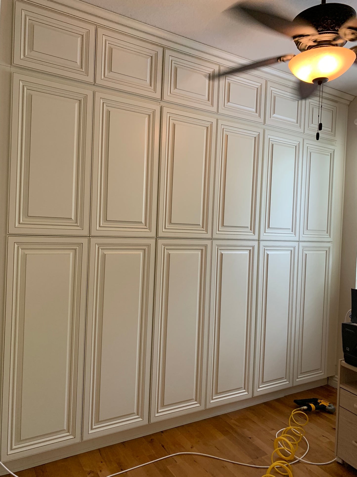 L-Ivory White Raised Panel