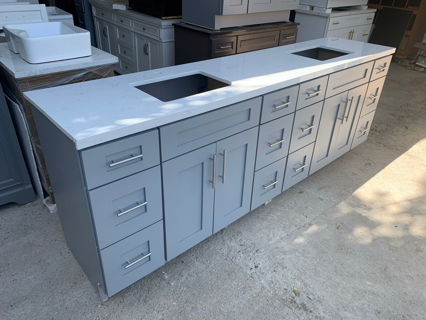 L-Light Grey Shaker