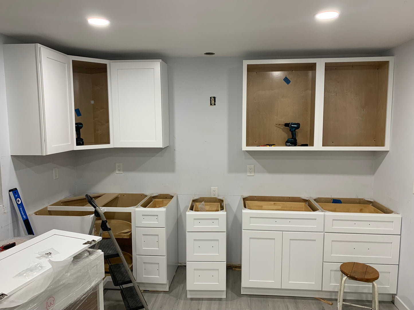 L-New White Shaker