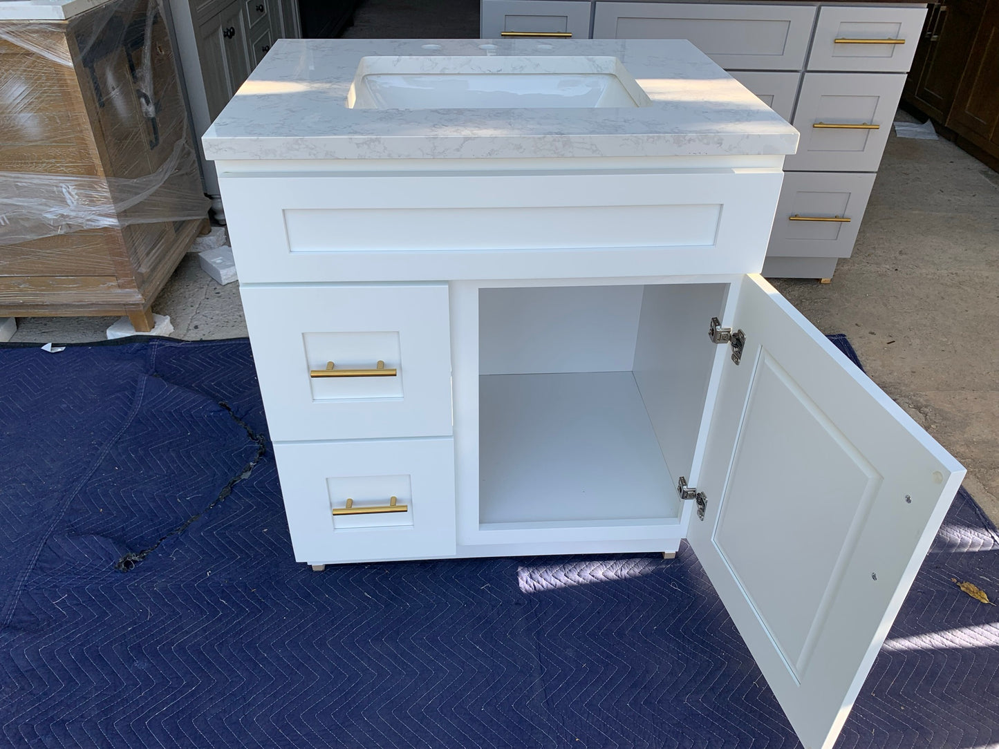 L-New White Shaker
