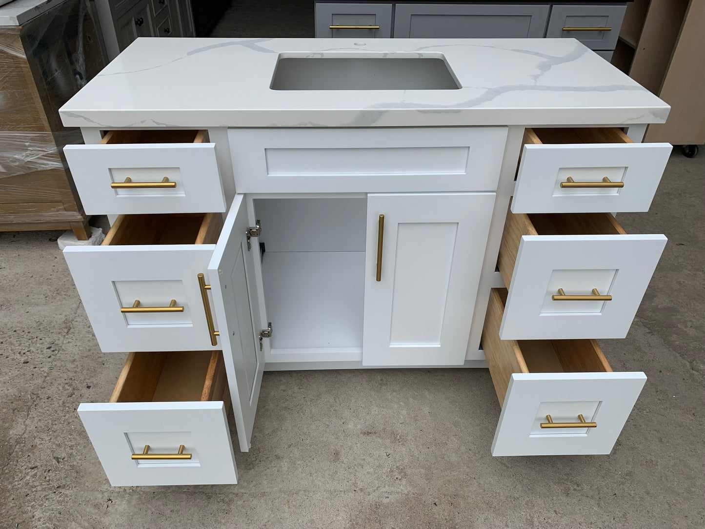 L-New White Shaker
