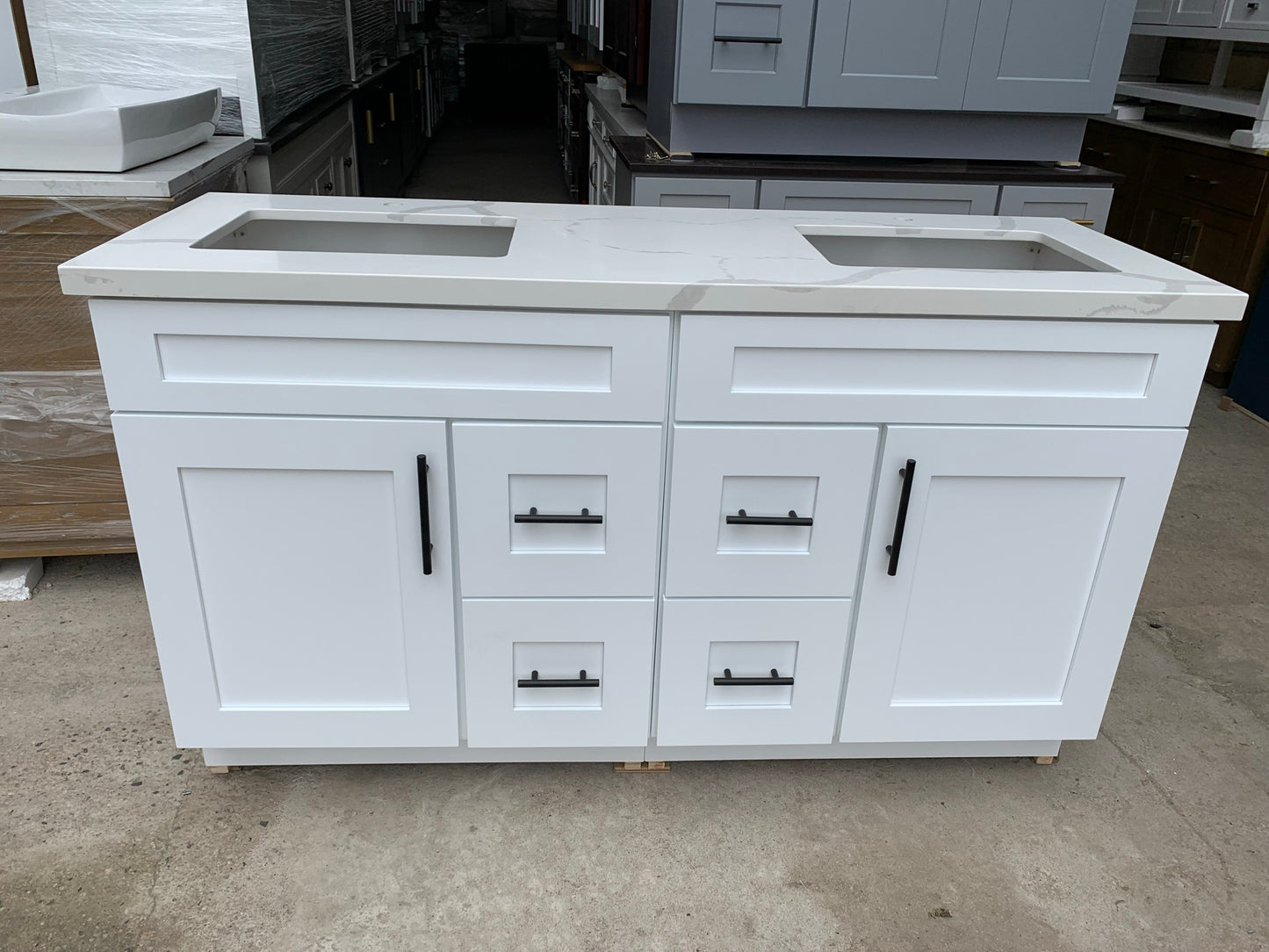 L-New White Shaker