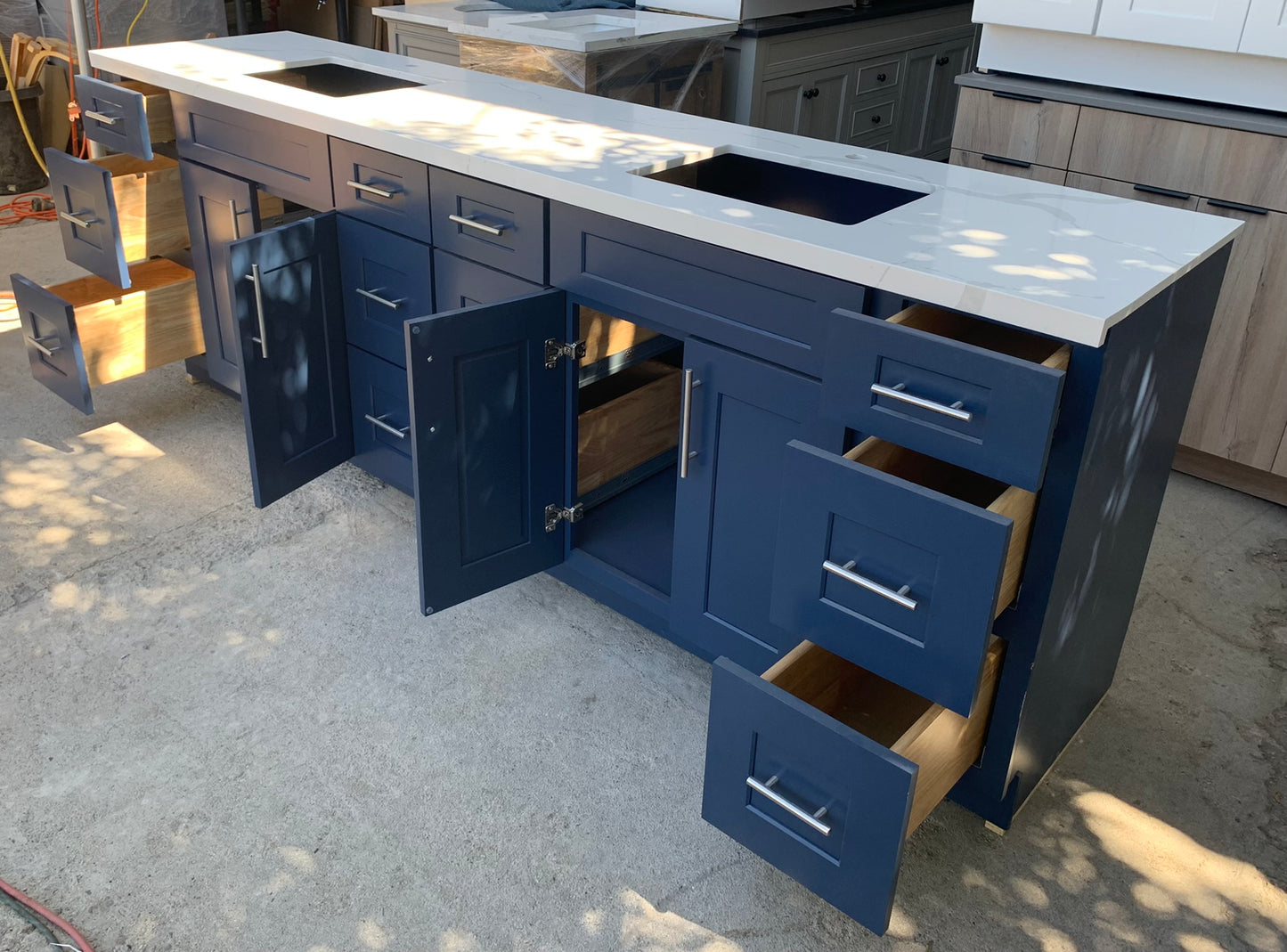 L-Royal Blue Shaker