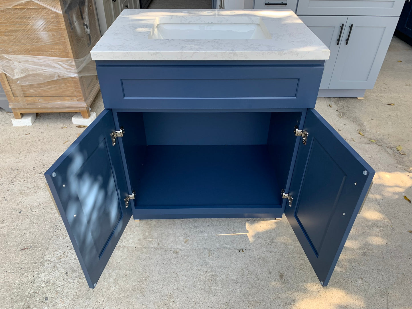 L-Royal Blue Shaker
