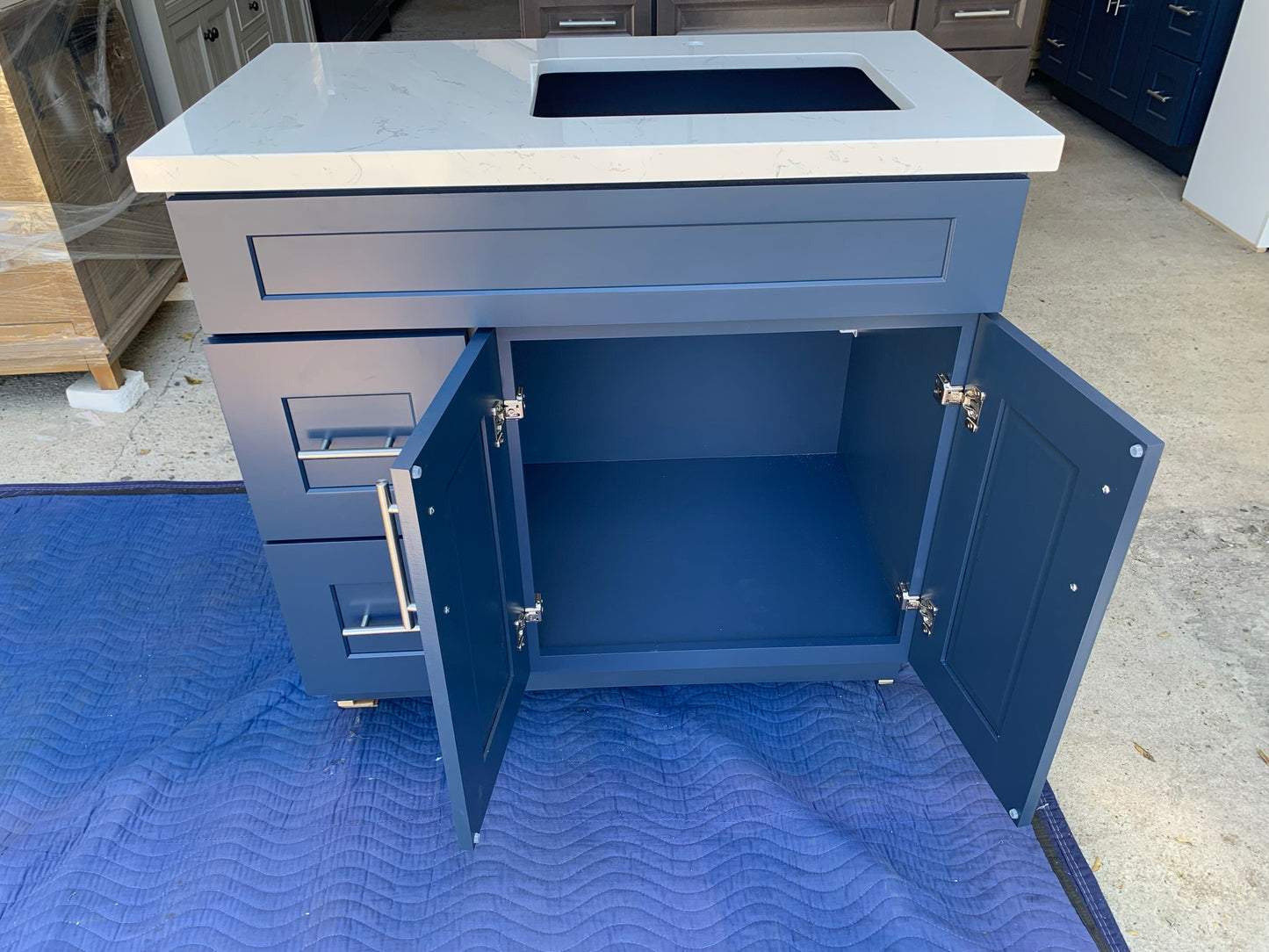 L-Royal Blue Shaker
