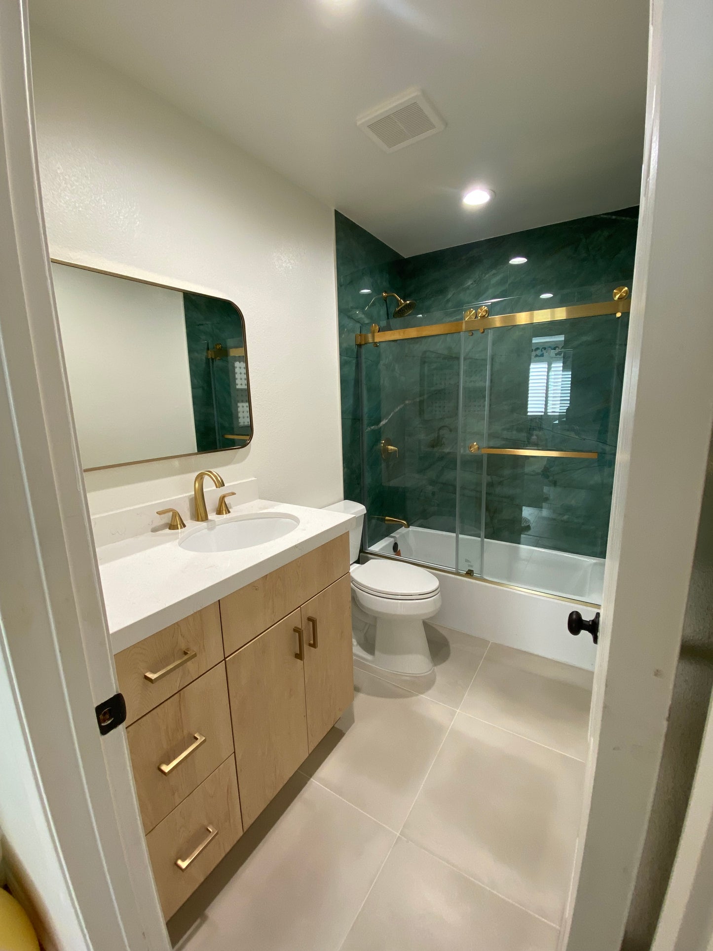 GM-Atlas Concorde HybridSlab™ Exotic Green Rectified Porcelain Slab