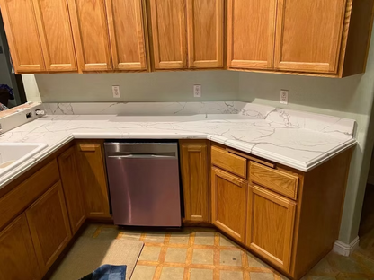 GM-Calacatta Aurora Quartz Slab