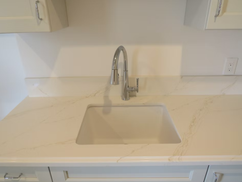 GM-Calacatta De Oro Quartz Slab