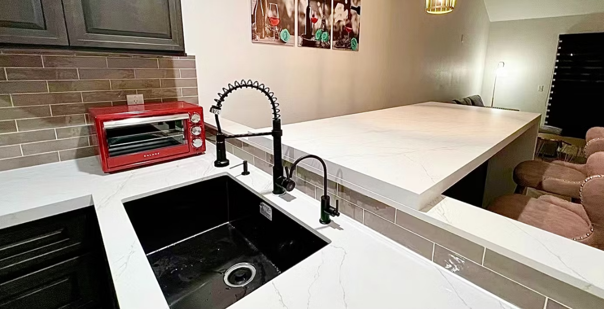 GM-Calacatta De Oro Quartz Slab