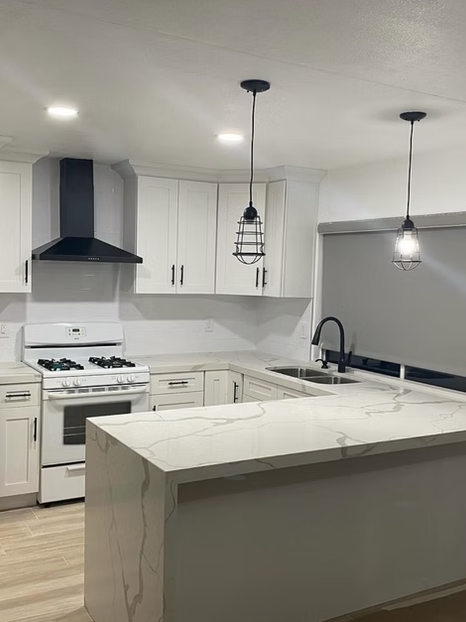 GM-Calacatta Luna Quartz Slab