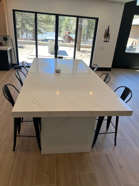 GM-Calacatta Rama Quartz Slab