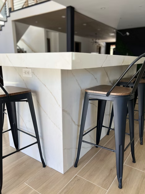 GM-Calacatta Rama Quartz Slab
