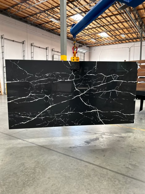 GM-Calacatta Rayo Quartz Slab