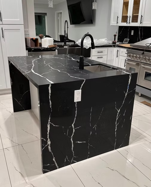 GM-Calacatta Rayo Quartz Slab