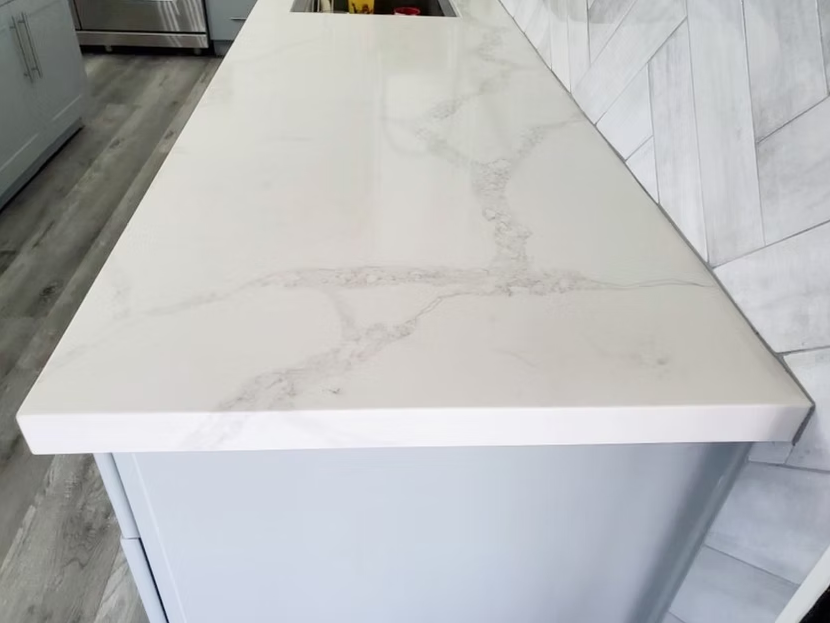 GM-Calacatta Vene Quartz Slab