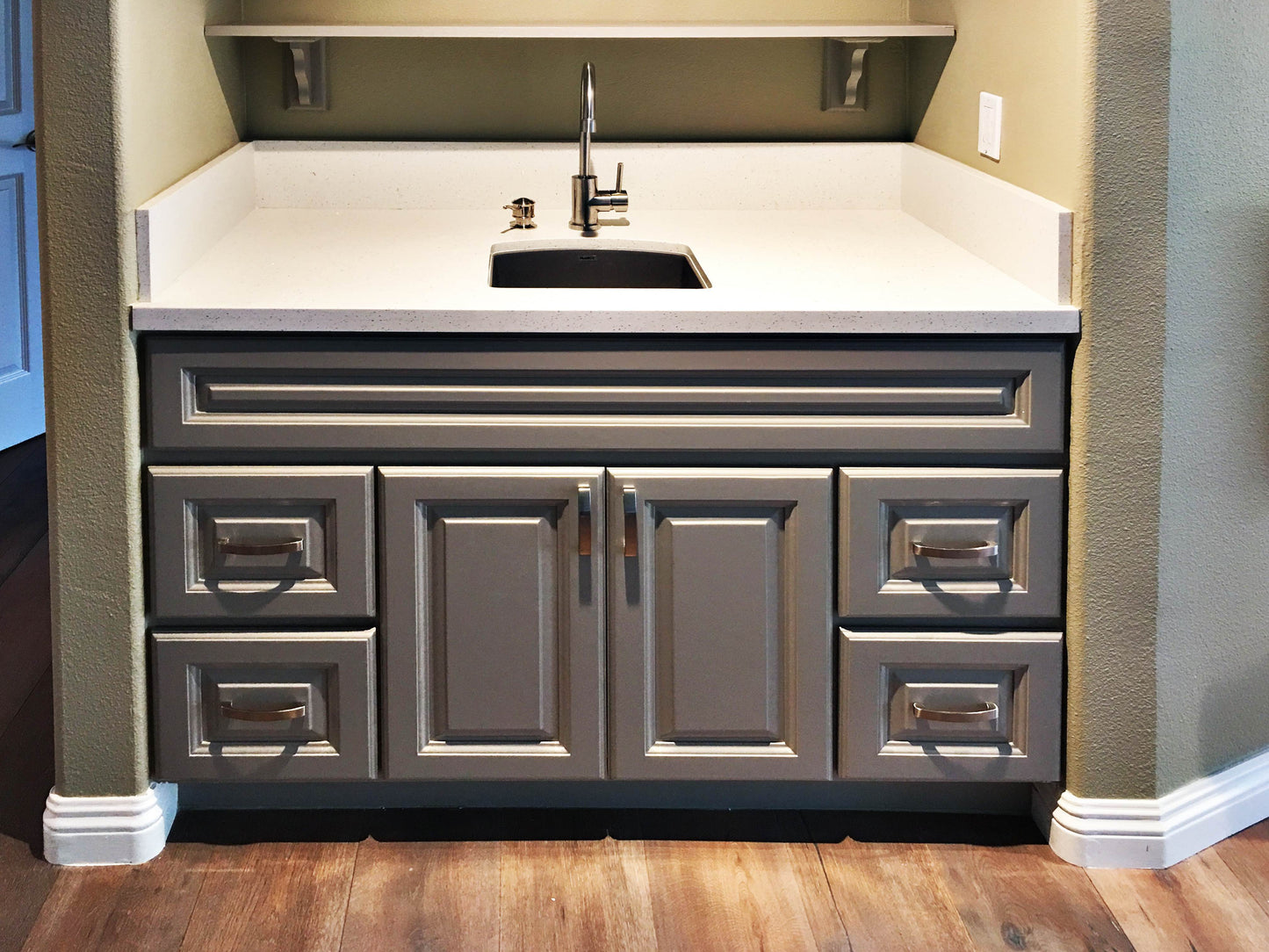 GC-Anaheim Grey Raised Panel