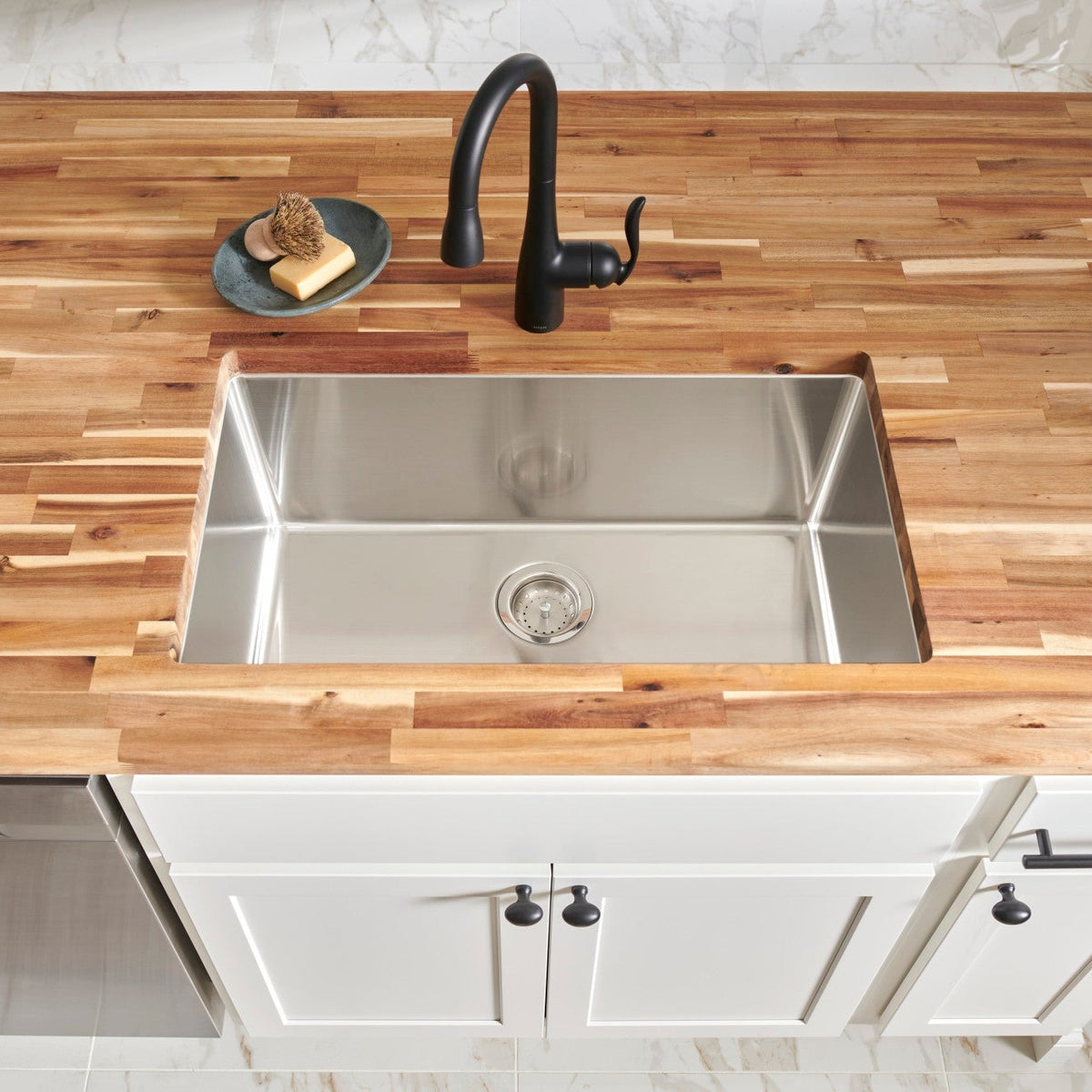 Augustin 32" Stainless Steel Undermount Kitchen Sink, Stainless Steel, alternate view
