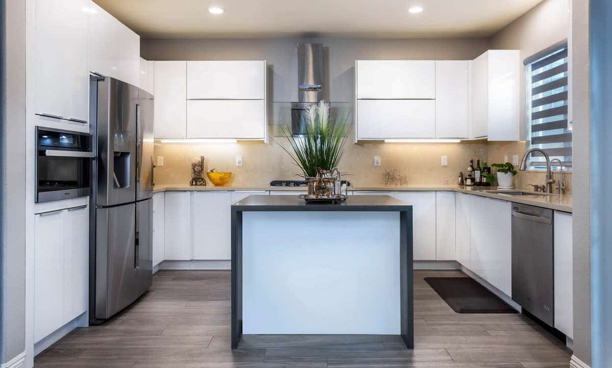 INC-Catalina White Gloss European