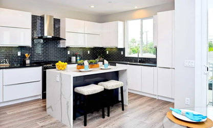 INC-Catalina White Gloss European