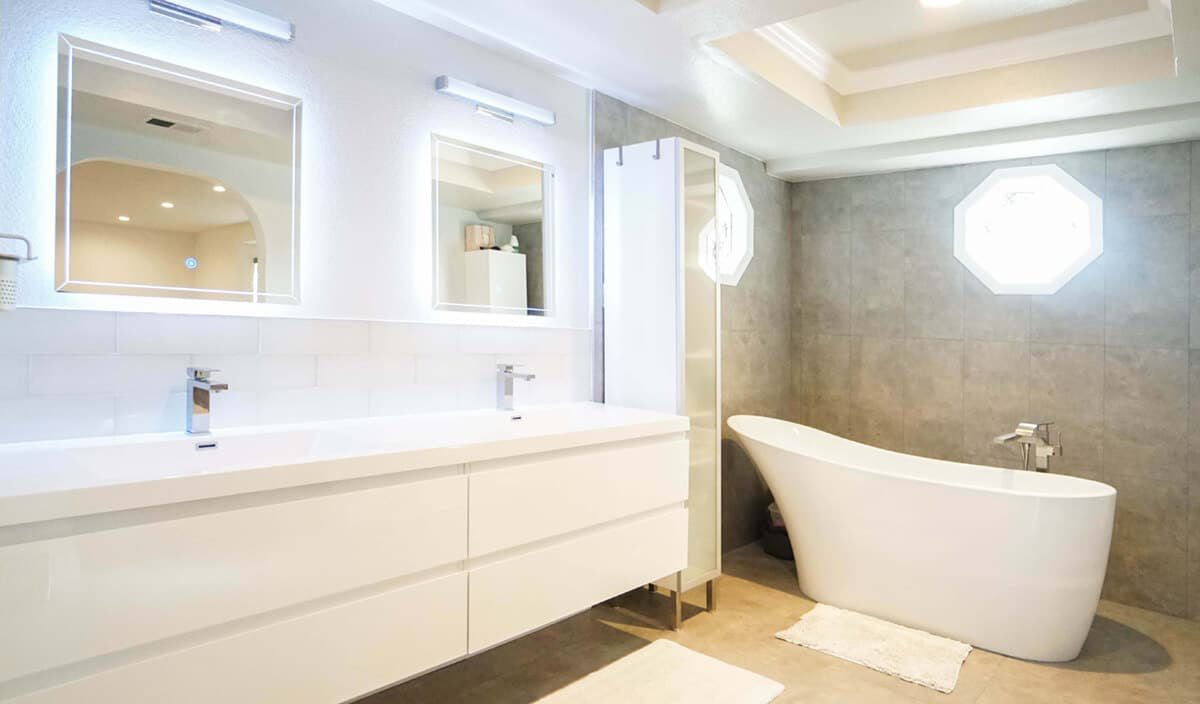 INC-Catalina White Gloss European