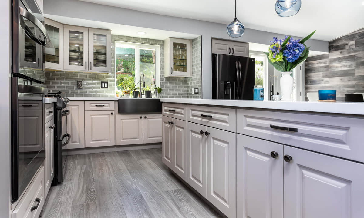 INC-Malibu Ash Taupe Shaker